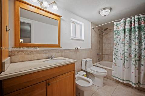 7581 W 29th Way, Hialeah FL - photo 12 of 25