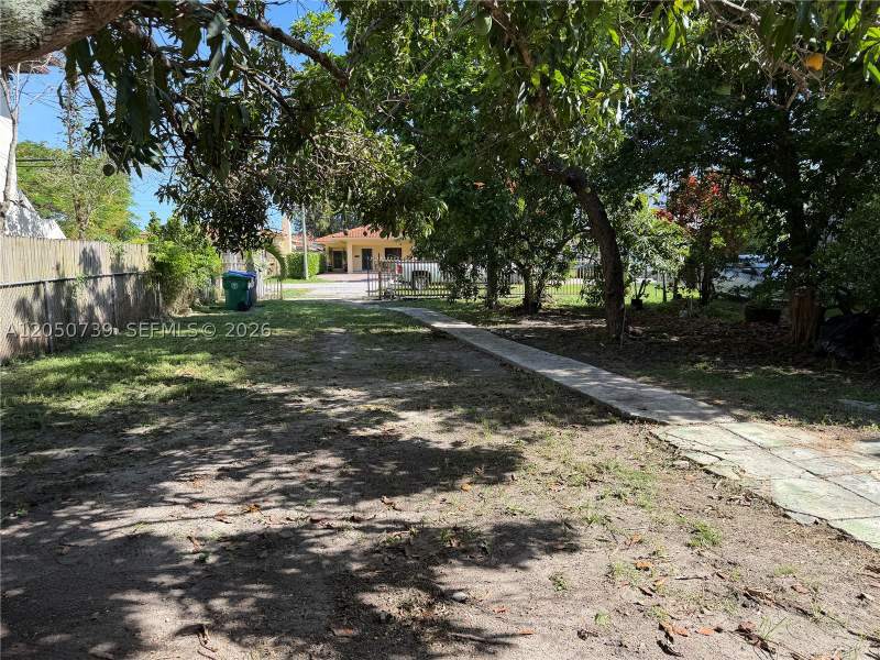 2 bedroom SingleFamilyResidence at 3555 SW 23rd St, Amnd Miami Suburban Acres, Miami — photo 2