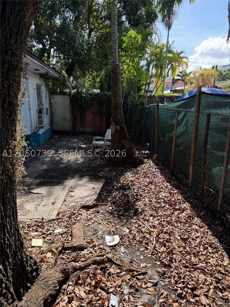 2 bedroom SingleFamilyResidence at 3555 SW 23rd St, Amnd Miami Suburban Acres, Miami — photo 4