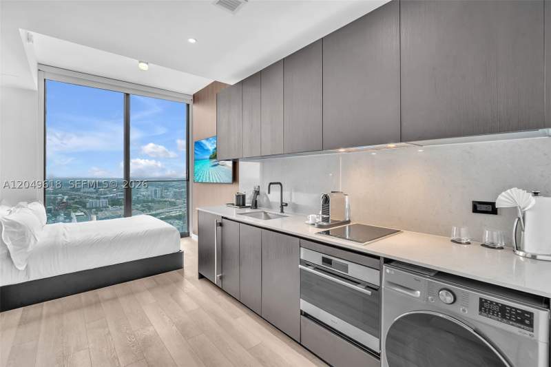 0 bedroom Condominium at 20 NE 11th St 4607A, E11Even, Miami — photo 2
