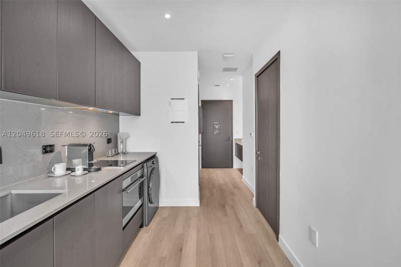 0 bedroom Condominium at 20 NE 11th St 4607A, E11Even, Miami — photo 4