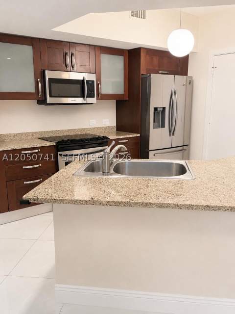 20000 E Country Club Dr 405, Aventura FL - photo 7 of 20