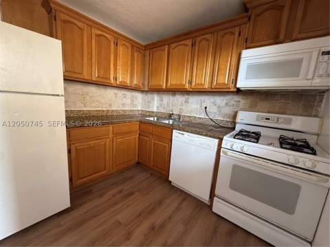 13100 SW 92nd Ave A-Ph7, Miami FL - photo 13 of 25