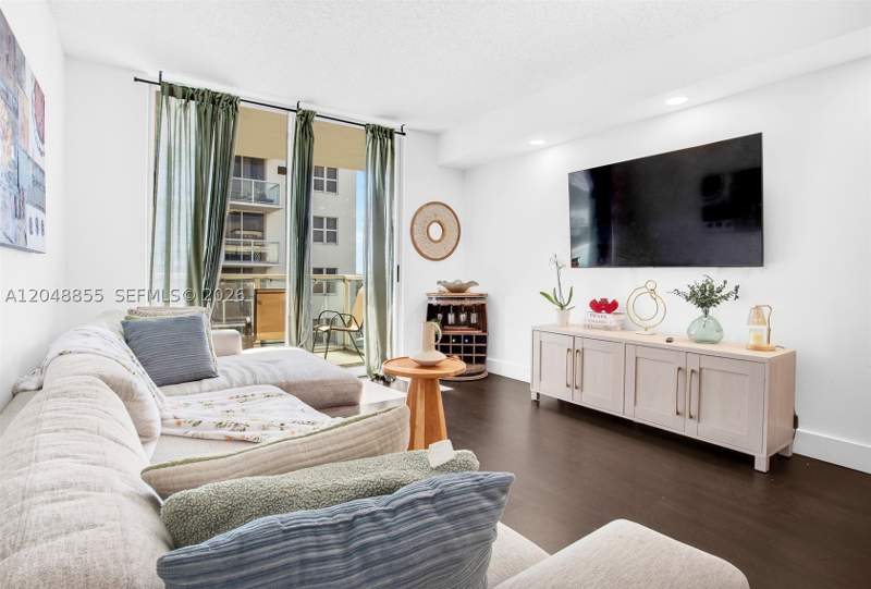 2 bedroom Condominium at 5091 NW 7th St Ts-11, Blue Lagoon Condo, Miami — photo 3