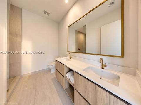 77 SE 5th Street Uph01, Miami FL - photo 11 of 15