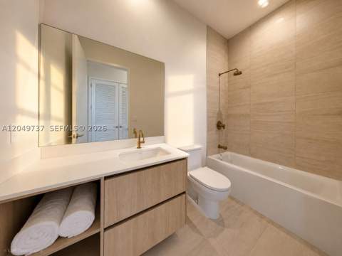 77 SE 5th Street Uph01, Miami FL - photo 14 of 15