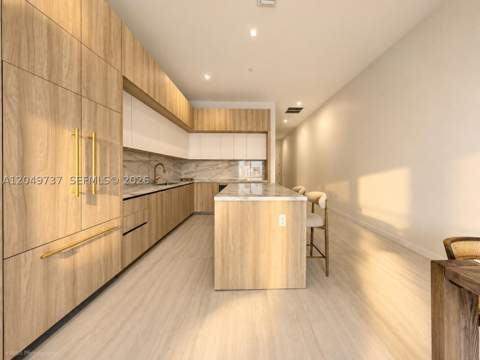 77 SE 5th Street Uph01, Miami FL - photo 6 of 15