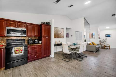 8211 NW 191st St 3-H, Hialeah FL - photo 16 of 50