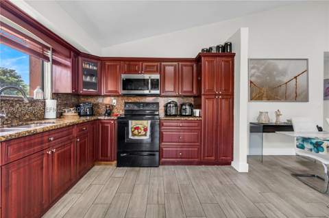 8211 NW 191st St 3-H, Hialeah FL - photo 23 of 50