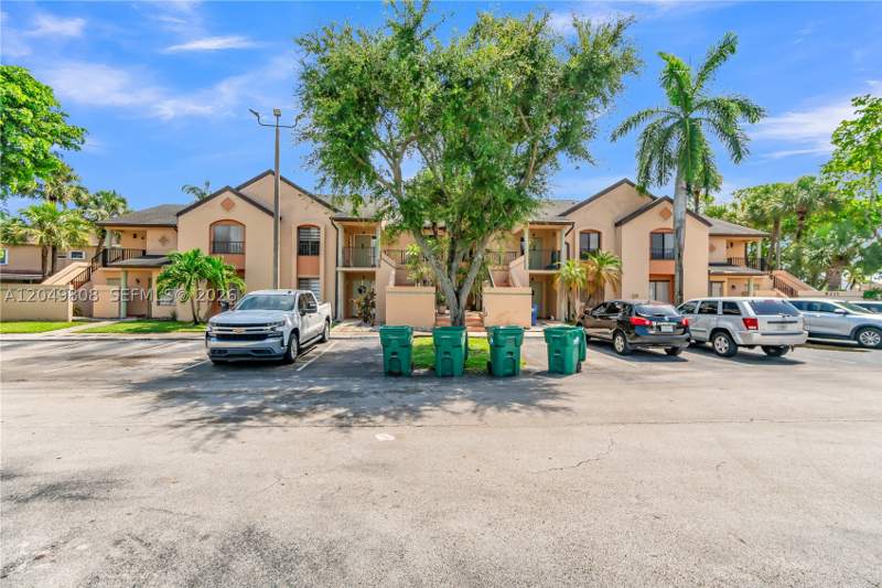 2 bedroom Condominium at 8211 NW 191st St 3-H, Fontana Point Condo, Hialeah — photo 4