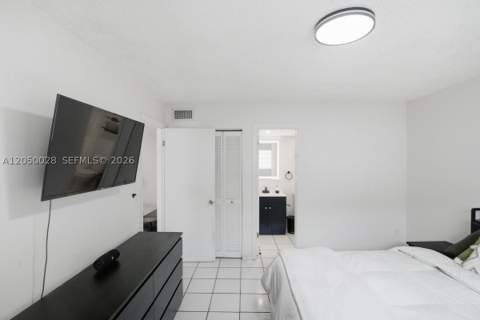 6175 W 20th Ave 311, Hialeah FL - photo 11 of 18