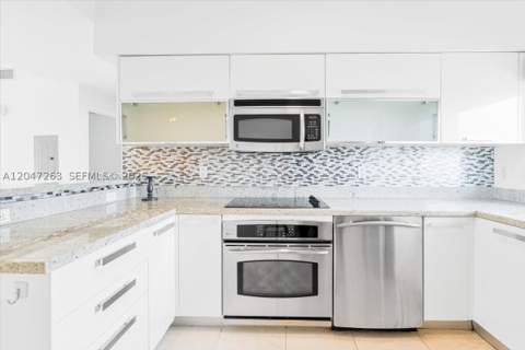 601 NE 36th St 2203, Miami FL - photo 15 of 25
