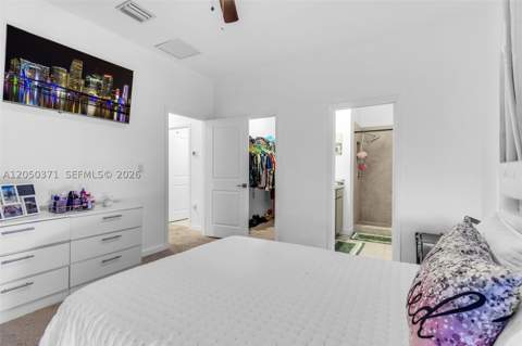 533 NE 5th Pl, Florida City FL - photo 13 of 24