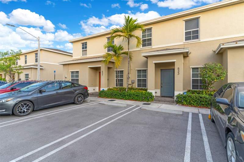 3 bedroom Townhouse at 533 NE 5th Pl, Fvp Subdivision, Florida City — photo 2