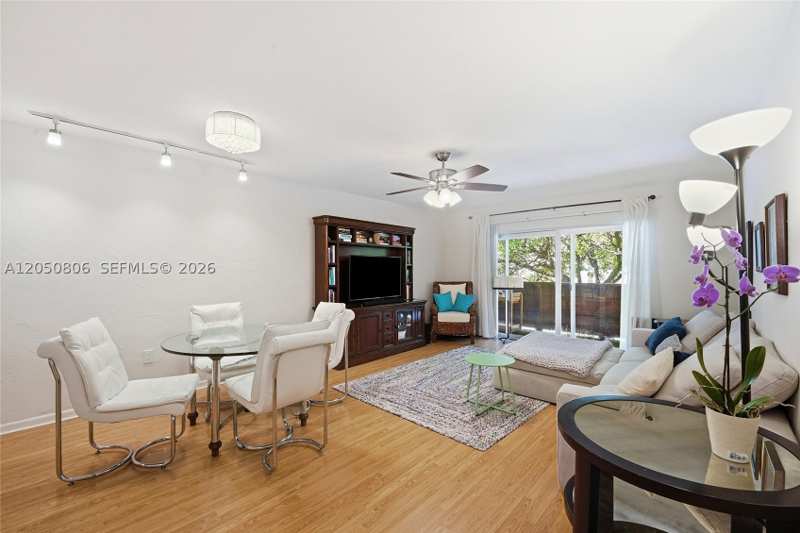 1 bedroom Condominium at 1205 Mariposa Ave 403, Villa Capri Condo, Coral Gables — photo 1