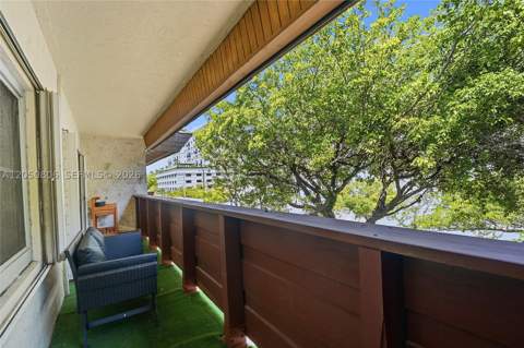1205 Mariposa Ave 403, Coral Gables FL - photo 10 of 41