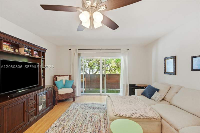1 bedroom Condominium at 1205 Mariposa Ave 403, Villa Capri Condo, Coral Gables — photo 3