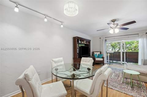1205 Mariposa Ave 403, Coral Gables FL - photo 7 of 41