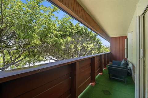 1205 Mariposa Ave 403, Coral Gables FL - photo 9 of 41
