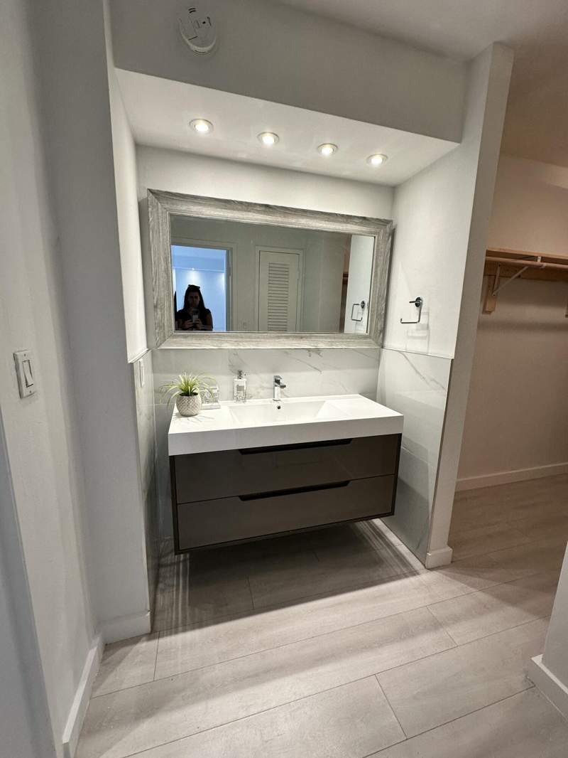 0 bedroom Condominium at 800 West Avenue 637, South Bay Club Condo, Miami Beach — photo 5