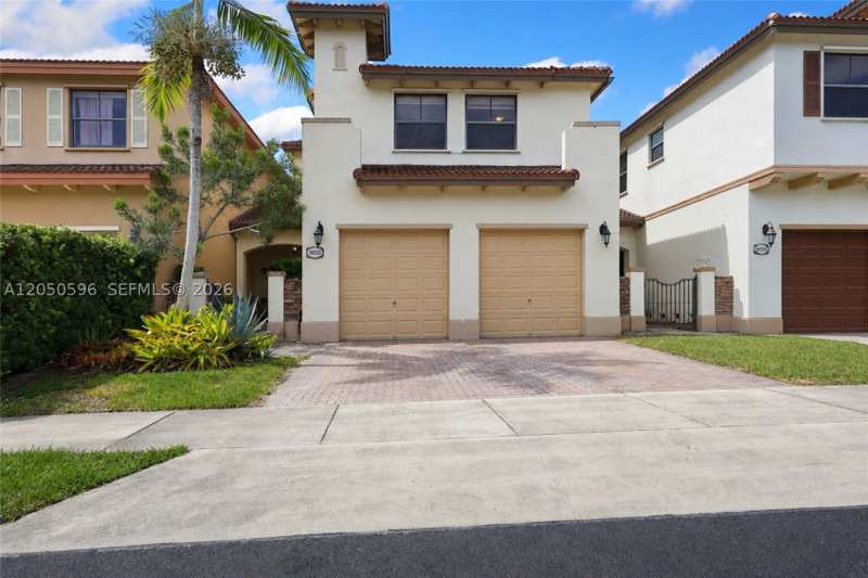 4 bedroom Townhouse at 8932 SW 228th Ln, Trellis At Bayshore, Cutler Bay — photo 1