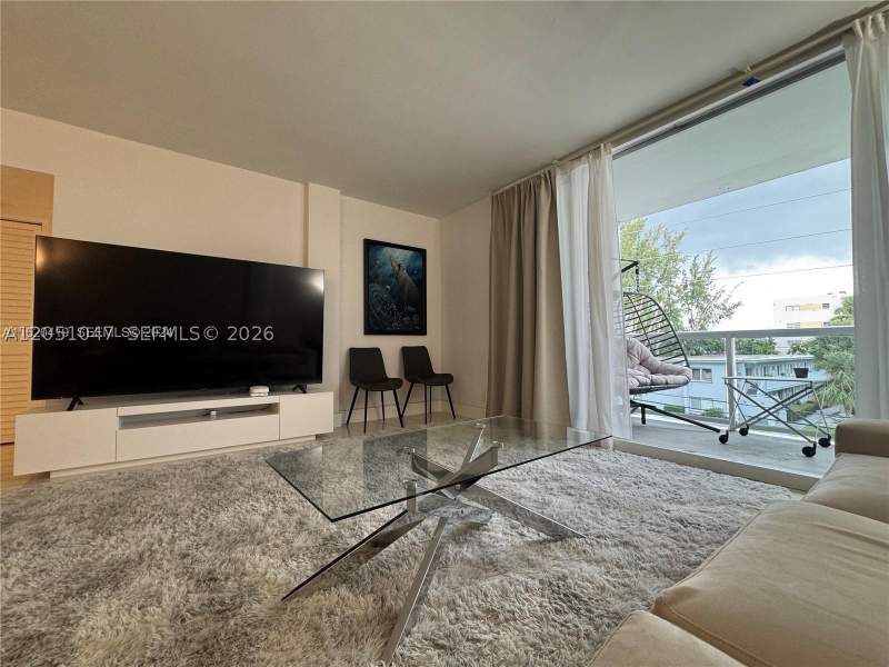 1 bedroom Condominium at 9381 E Bay Harbor Dr 302S, London Towers Condo, Bay Harbor Islands — photo 4