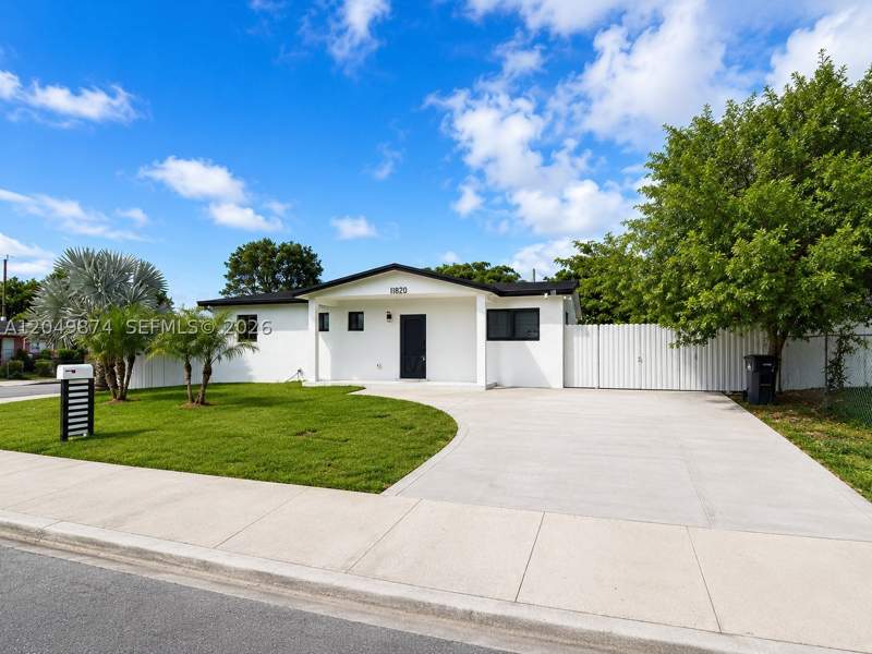 3 bedroom SingleFamilyResidence at 11820 SW 223rd St, Marcia-Jane Sub, Miami — photo 3