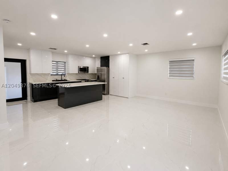3 bedroom SingleFamilyResidence at 11820 SW 223rd St, Marcia-Jane Sub, Miami — photo 4