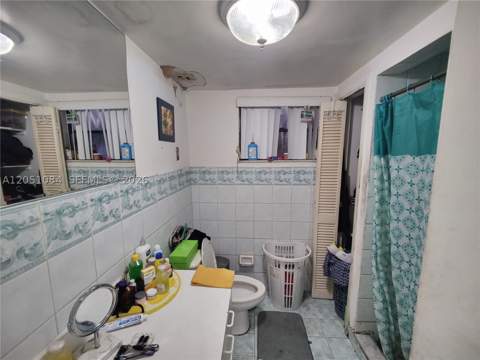 945 NW 19th Ave, Miami FL - photo 14 of 17