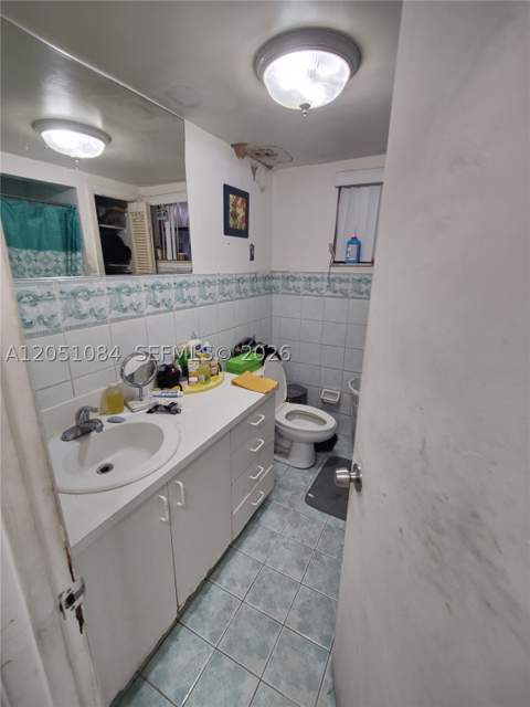 945 NW 19th Ave, Miami FL - photo 15 of 17