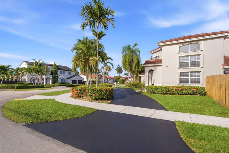 3 bedroom SingleFamilyResidence at 11980 SW 99th St, Cristinas Place, Miami — photo 5