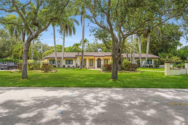6 bedroom SingleFamilyResidence at 6255 SW 120th St, Cochrane Park, Pinecrest — photo 1