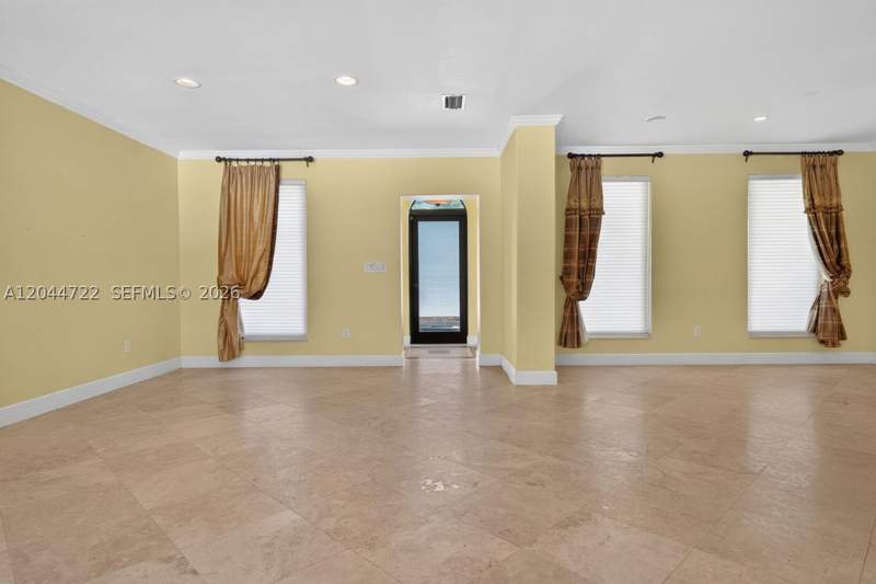 6 bedroom SingleFamilyResidence at 6255 SW 120th St, Cochrane Park, Pinecrest — photo 5