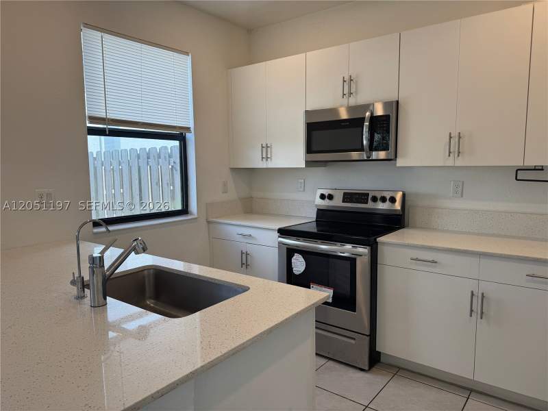 3 bedroom Townhouse at 28717 SW 132nd Pl, Pine Isle, Homestead — photo 2