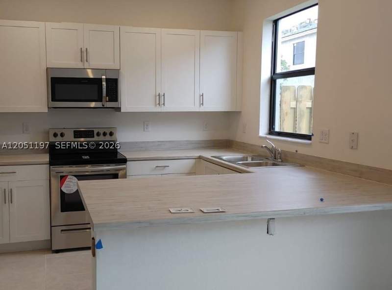 3 bedroom Townhouse at 28717 SW 132nd Pl, Pine Isle, Homestead — photo 3