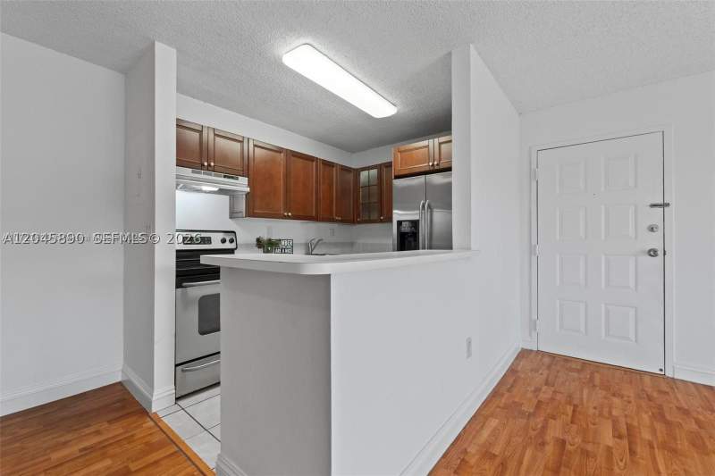 2 bedroom Condominium at 15600 SW 80th St L-203, The Courts At Kendall Con, Miami — photo 4