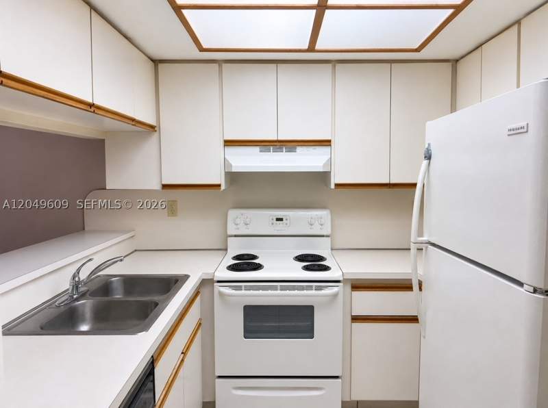 2 bedroom Condominium at 8999 SW 123rd Ct 103, Kenland Walk Condo II, Miami — photo 2