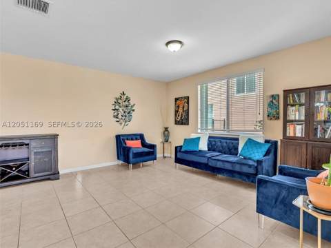 912 NW 204th St, Miami Gardens FL - photo 9 of 56