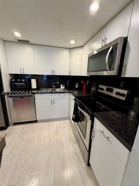 20850 San Simeon Way 302-5, Miami FL - photo 16 of 49