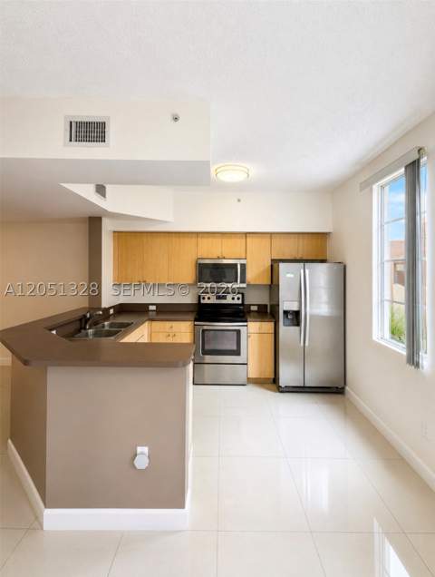 2941 NE 185th St 1311, Aventura FL - photo 8 of 29