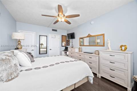 300 Bayview Dr 903, Sunny Isles Beach FL - photo 17 of 36