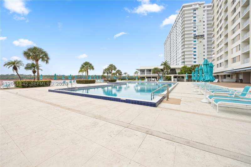 1 bedroom Condominium at 300 Bayview Dr 903, Arlen House Condo, Sunny Isles Beach — photo 2