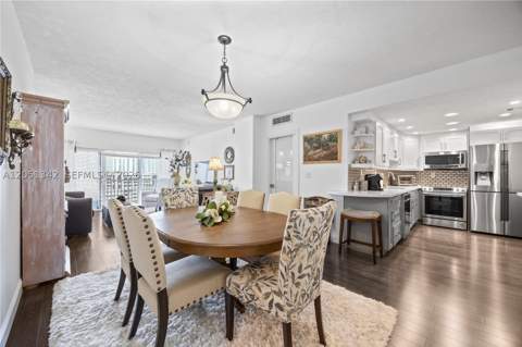 300 Bayview Dr 903, Sunny Isles Beach FL - photo 7 of 36