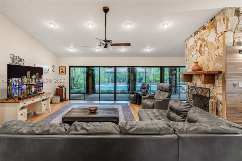4 bedroom SingleFamilyResidence at 19120 SW 270th St, Grigg Sub, Homestead — photo 5