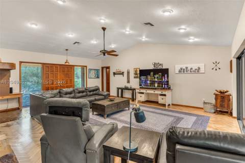 19120 SW 270th St, Homestead FL - photo 7 of 59