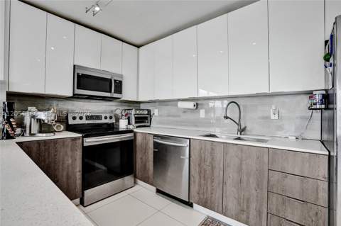11111 Biscayne Blvd 1915, Miami FL - photo 8 of 43