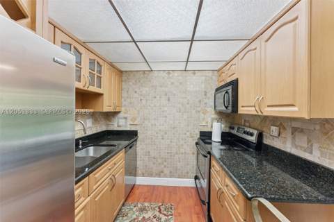 14241 Memorial Hwy 9f Hwy, Miami FL - photo 12 of 47