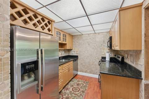 14241 Memorial Hwy 9f Hwy, Miami FL - photo 15 of 47