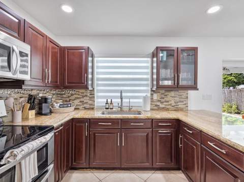 9840 SW 3rd St, Miami FL - photo 13 of 25