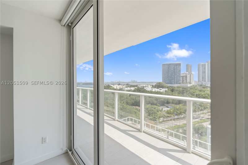 2 bedroom Condominium at 4250 Biscayne Blvd 1018, 4250 Biscayne Boulevard, Miami — photo 1